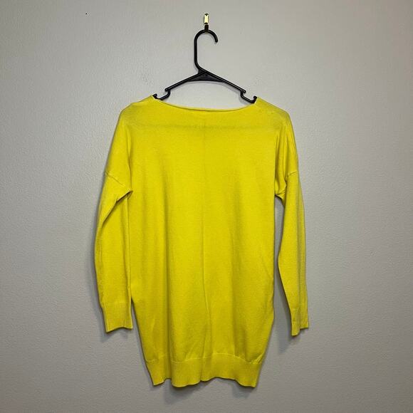 Aaron & Amber Yellow V-Neck Sweater‎ - S/M - Picture 2 of 5
